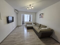 Dristor, 15 minute metrou, Ramnicul Sarat, pe strada Lacramioarei